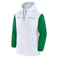 Sweat à capuche Nike blanc Oregon Ducks 2024 Sideline Pregame Player demi-zip pour homme