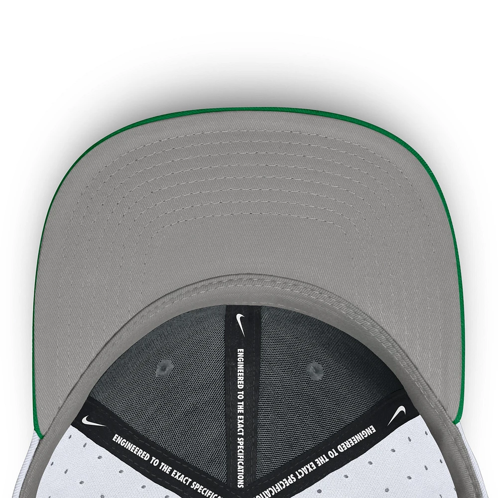 Casquette ajustée Nike True Performance On-Field Dugout des Oregon Ducks pour homme, blanche