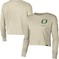 Haut court à manches longues Nike Cream Oregon Ducks Varsity Letter pour femme