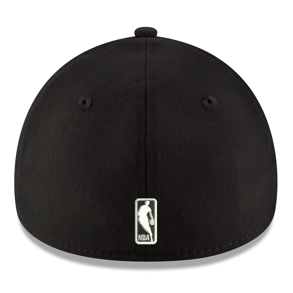 Men's New Era Black Orlando Magic Team Classic 39THIRTY Flex Hat