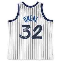 Maillot Swingman blanc autographié par Shaquille O'Neal des Orlando Magic Mitchell & Ness 1993-94 avec inscription « HOF 16 »