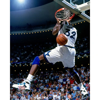 Photographie non signée de Shaquille O'Neal Orlando Magic Hardwood Classics, un dunk inversé à deux mains