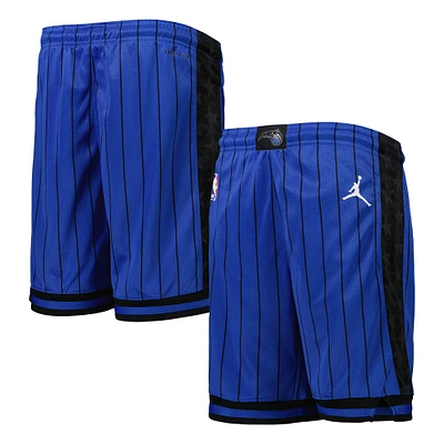 Short de performance Swingman pour jeune Jordan Brand Royal Orlando Magic Statement Edition