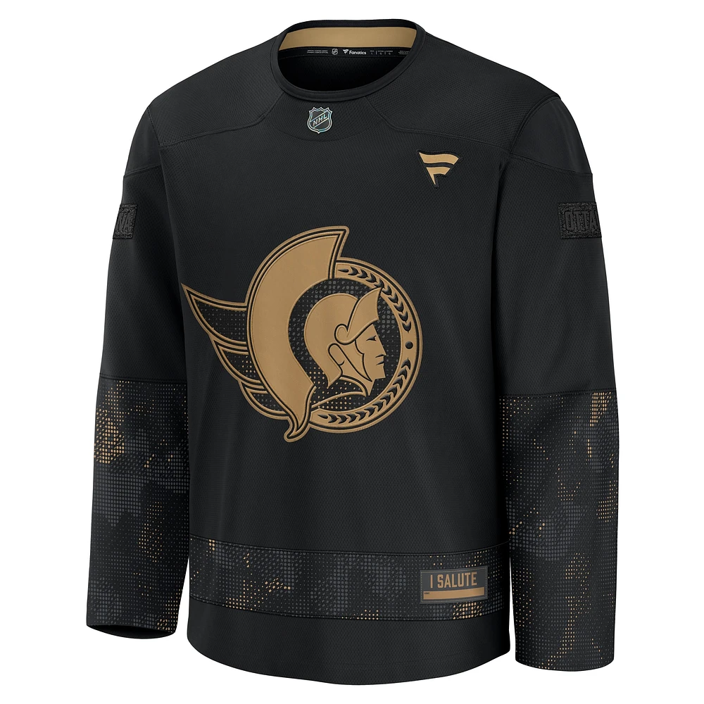 Maillot d'entraînement d'appréciation militaire Fanatics Black Ottawa Senators 2024 pour hommes