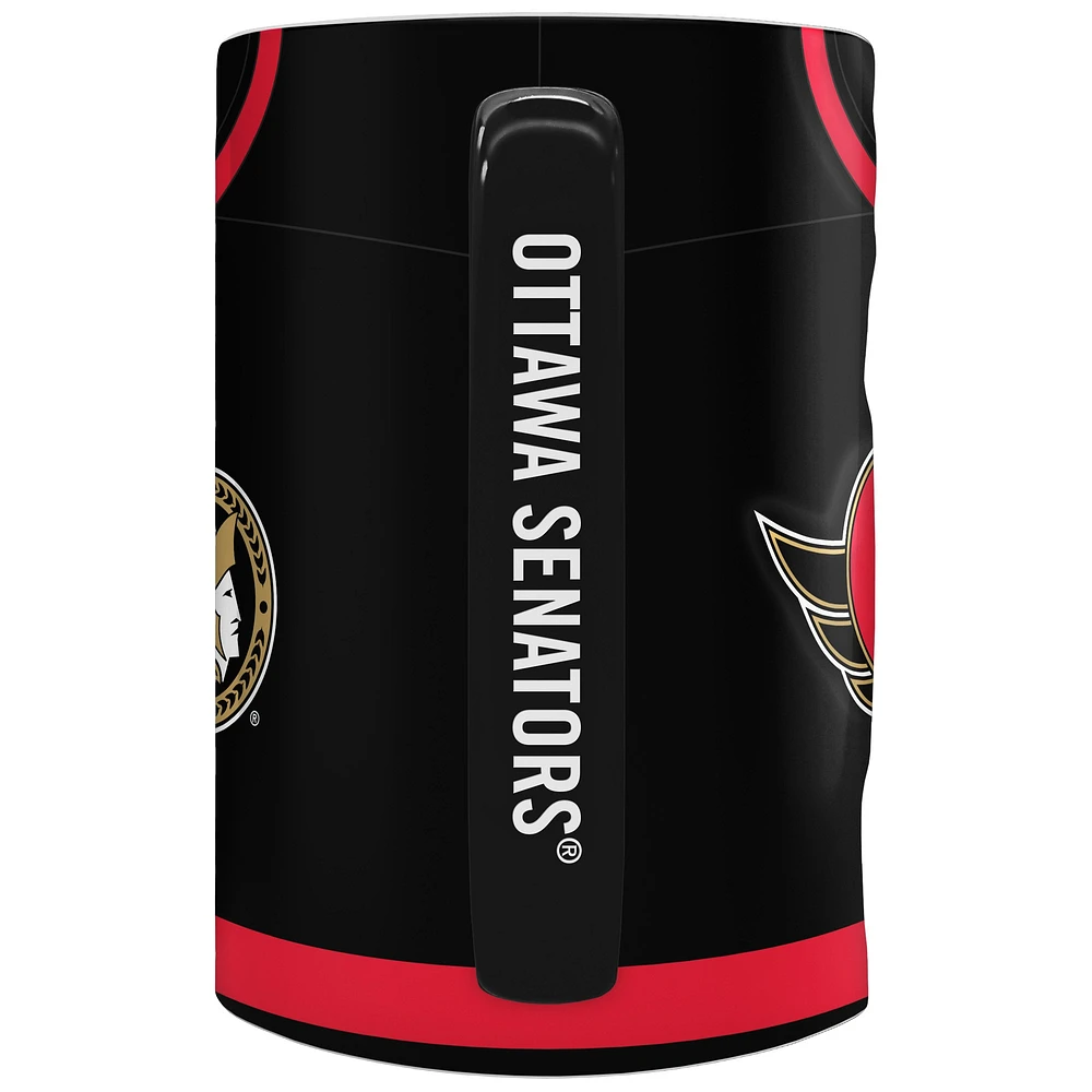 Le Sports Vault Sénateurs d'Ottawa 20 oz. Tasse sculptée en jersey