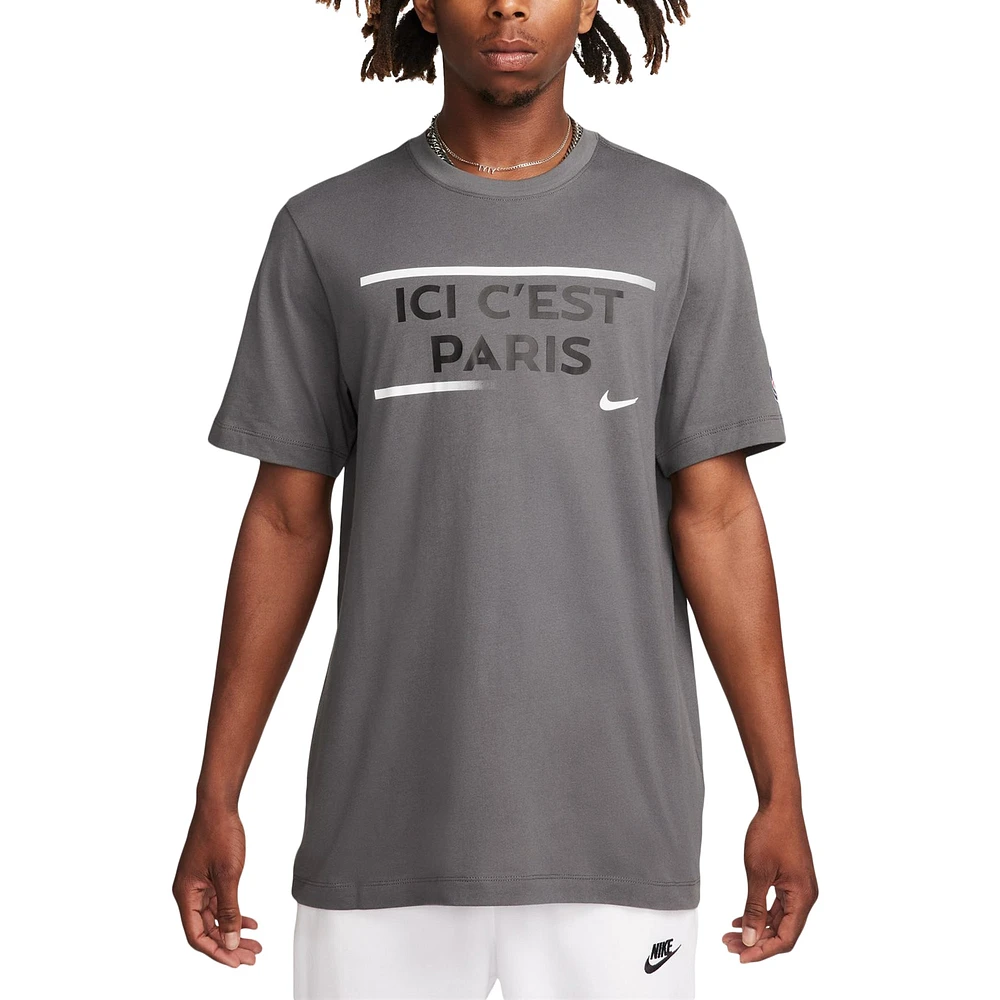 T-shirt Nike gris Paris Saint-Germain Verbiage pour homme