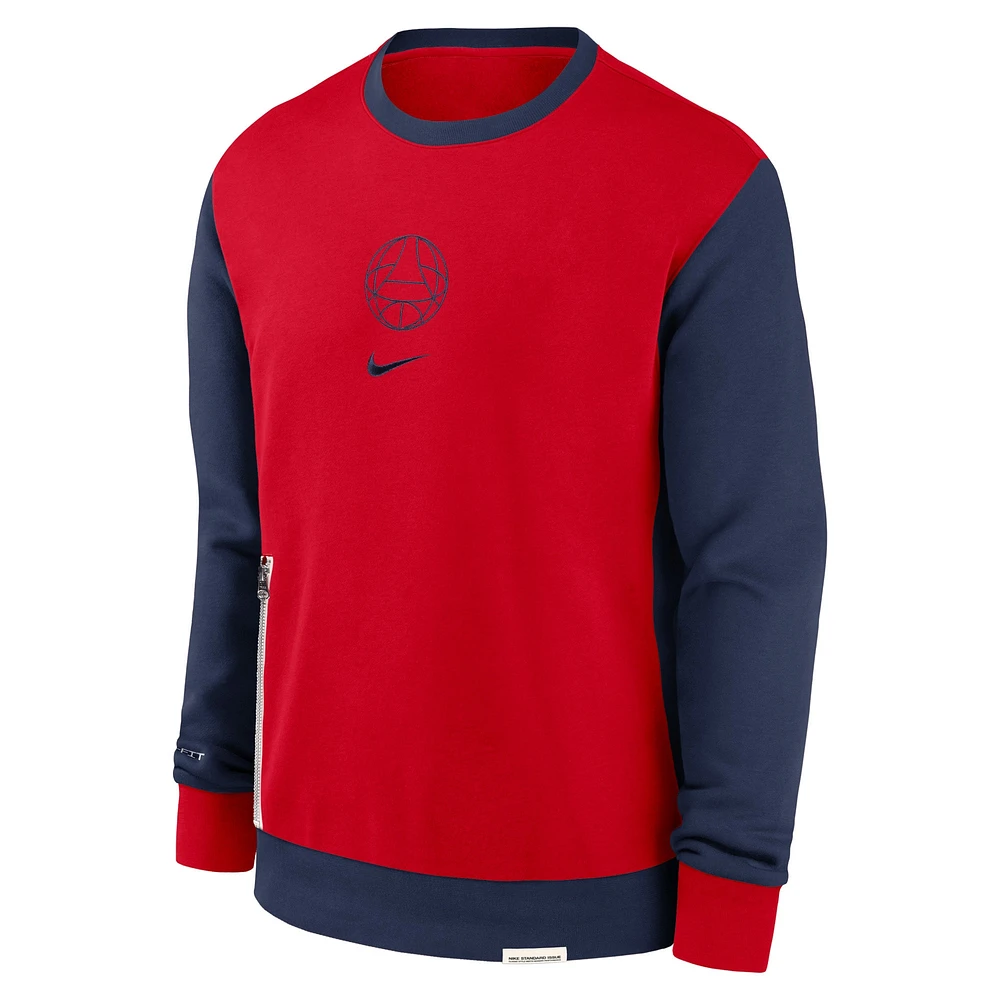 Sweat-shirt Nike Paris Saint-Germain 2023/24 Standard Issue Travel Performance pour homme rouge