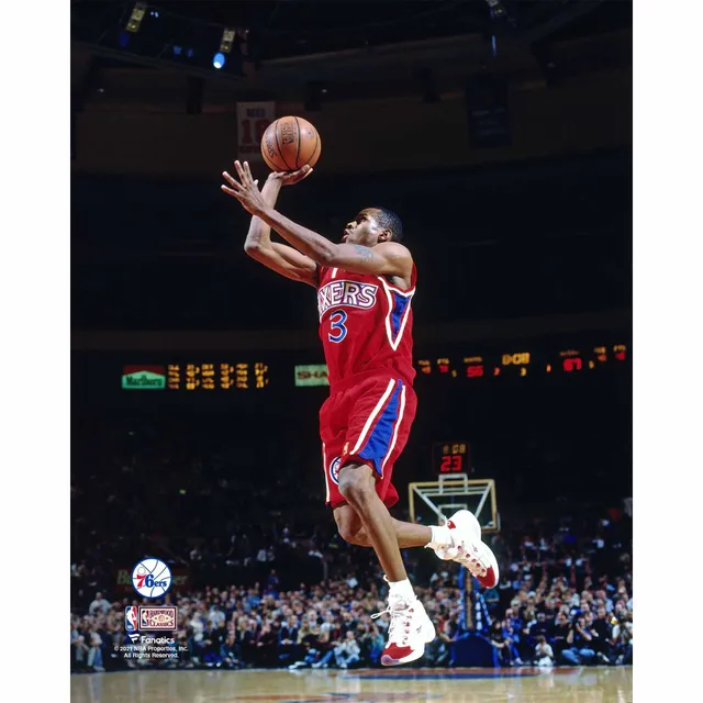 Allen Iverson Philadelphia 76ers Unsigned 2001 NBA Finals Screaming Photograph