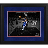 Photographie encadrée de 11" x 14" de Joel Embiid, Philadelphia 76ers - Fac-similé de la signature