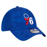 Casquette New Era Royal Philadelphia 76ers Subtle Camo 39THIRTY Flex pour homme