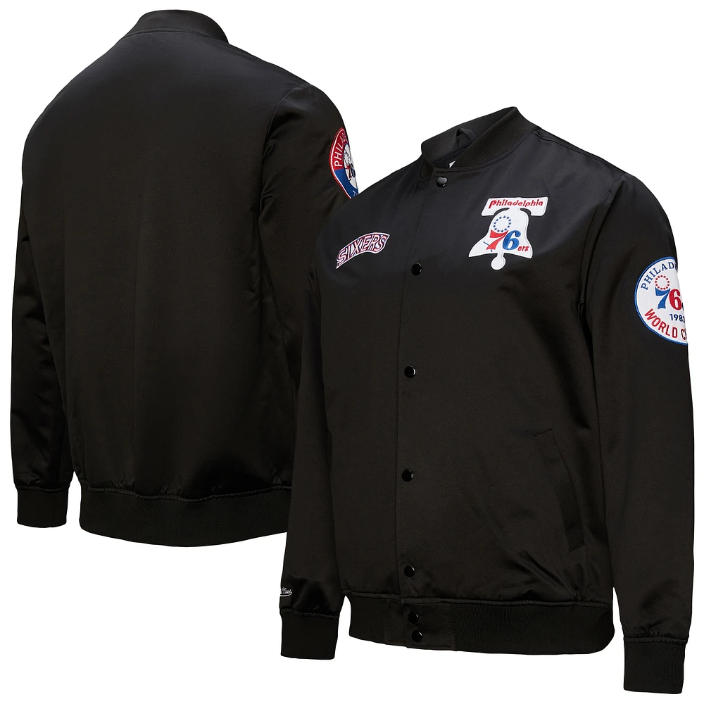 Veste zippée en satin noire pour homme de la collection Hardwood Classics Blackout des Philadelphia 76ers