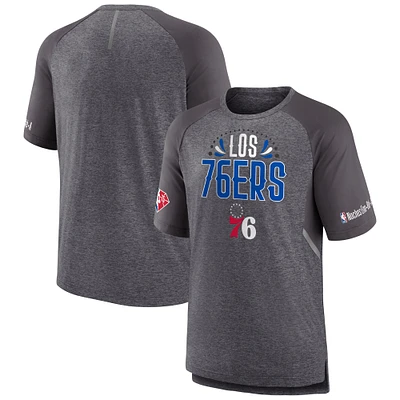 T-shirt raglan de tir Fanatics gris chiné pour hommes des Philadelphia 76ers 2022 Noches Ene-Be-A Core Shooting