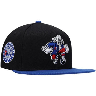 Casquette Snapback Mitchell & Ness pour homme Noir/Royal Philadelphia 76ers Side Core 2.0