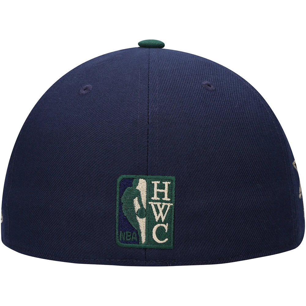 Casquette ajustée Mitchell & Ness pour hommes, bleu marine/vert, Philadelphia 76ers Hardwood Classics Grassland