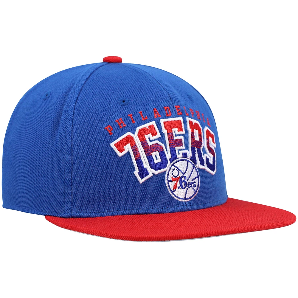 Casquette pour homme Mitchell & Ness Royal/Red Philadelphia 76ers Hardwood Classics Gradient Wordmark Snapback