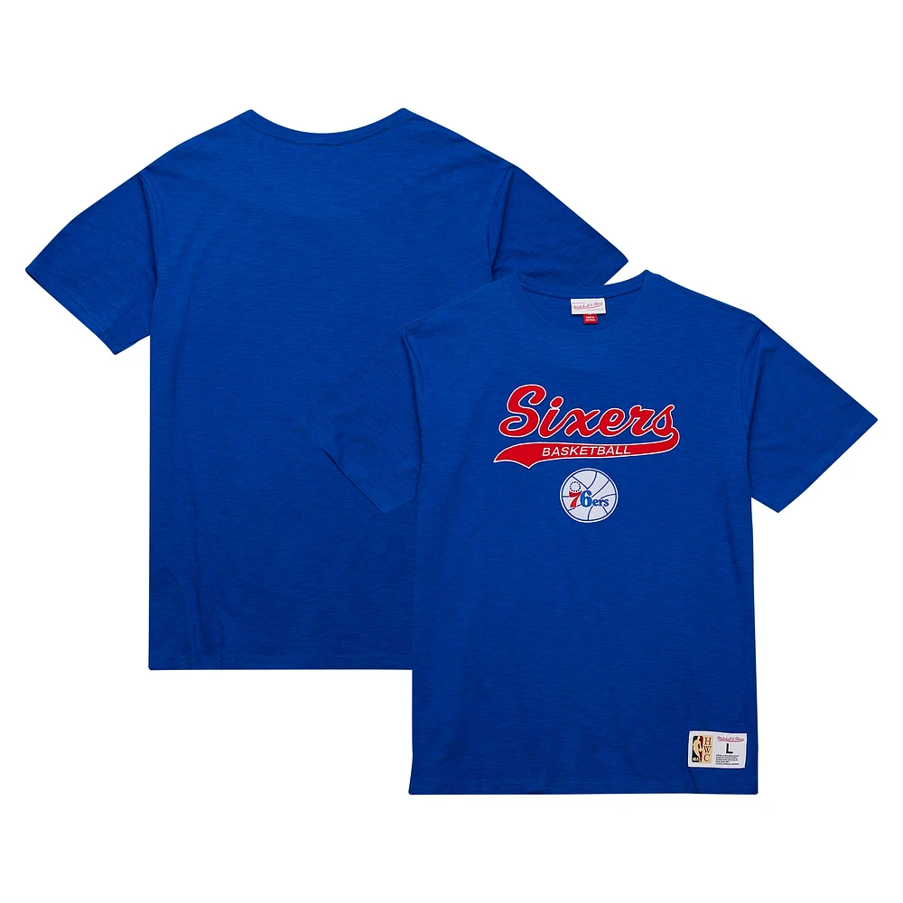 T-shirt Mitchell & Ness Royal Philadelphia 76ers Hardwood Classics en feutre avec appliqué flammé pour homme