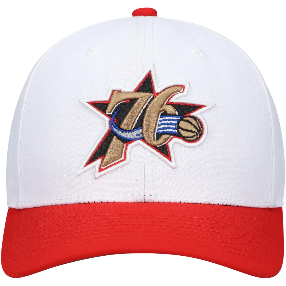 Casquette Mitchell & Ness pour homme Philadelphia 76ers Hardwood Classics Core 2-Tone 2.0 Pro Snapback Blanc/Rouge