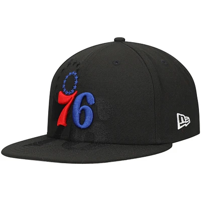 Casquette ajustée 59FIFTY noire avec logo Blackout Shadow des Philadelphia 76ers New Era pour hommes