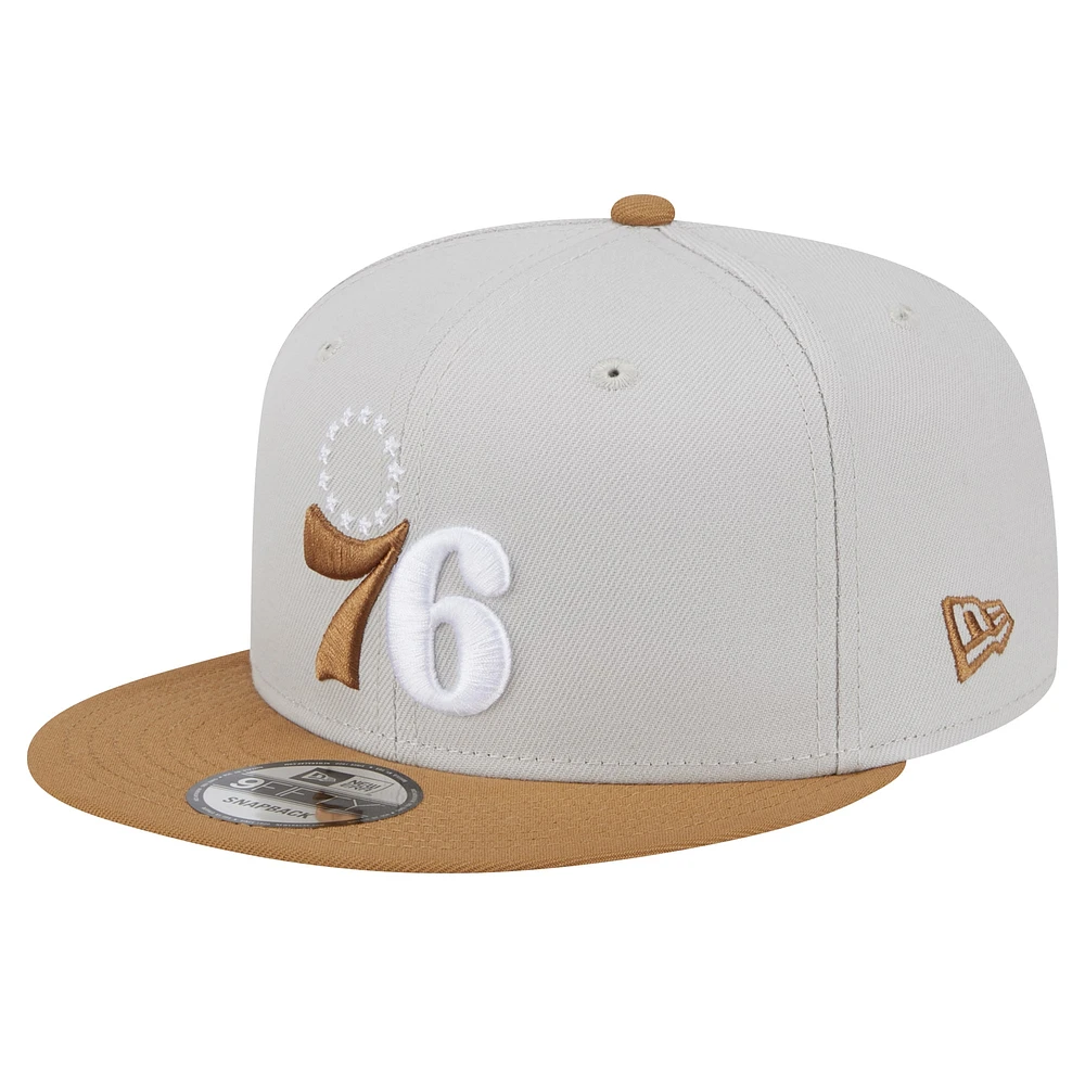 Casquette Snapback 9FIFTY 2 tons New Era crème/beige pour hommes des Philadelphia 76ers Color Pack