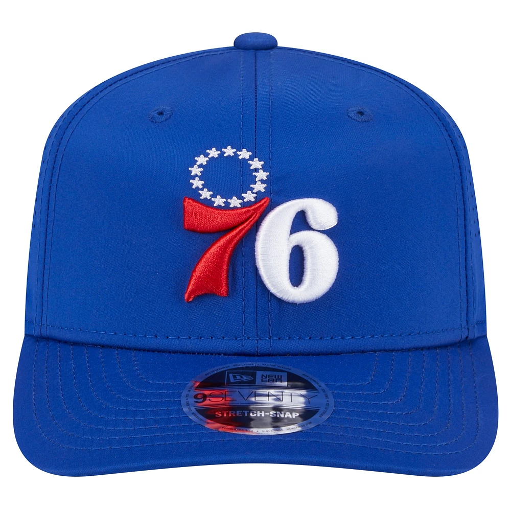 Casquette ajustable extensible à boutons-pression COOLERA 9SEVENTY Philadelphia 76ers Adventure Perform pour homme New Era Royal