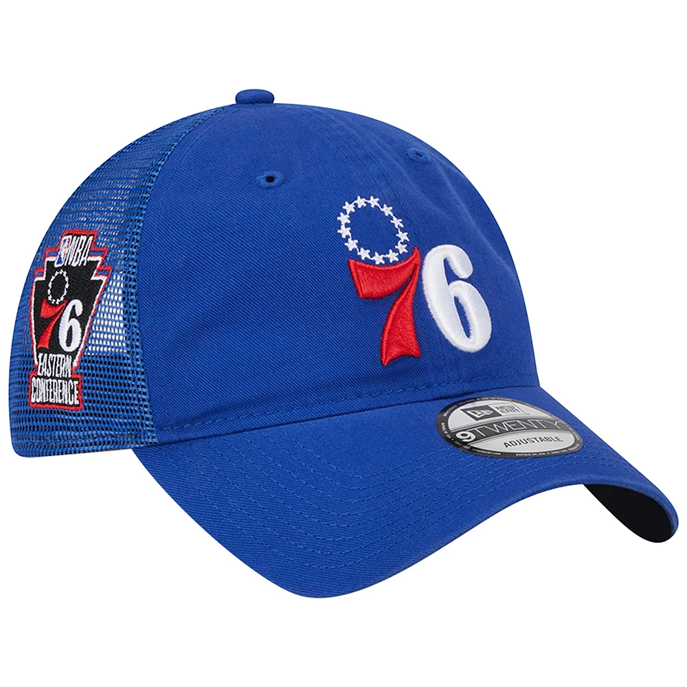 Casquette ajustable 9TWENTY New Era Royal Philadelphia 76ers Distinct Side Patch Trucker pour hommes