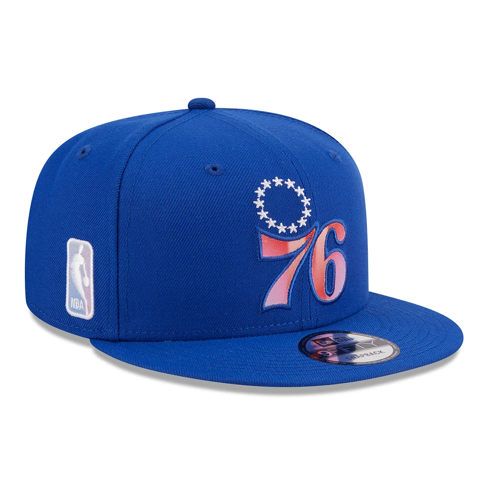 Casquette Snapback 9FIFTY à sous-visière dégradée Royal Philadelphia 76ers New Era pour homme