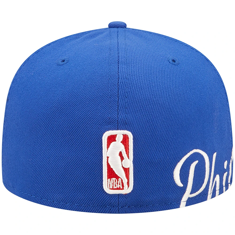 Casquette ajustée New Era Royal Philadelphia 76ers 59FIFTY à fente latérale pour homme