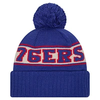 Bonnet en tricot à revers rétro Philadelphia 76ers Royal New Era pour homme avec pompon