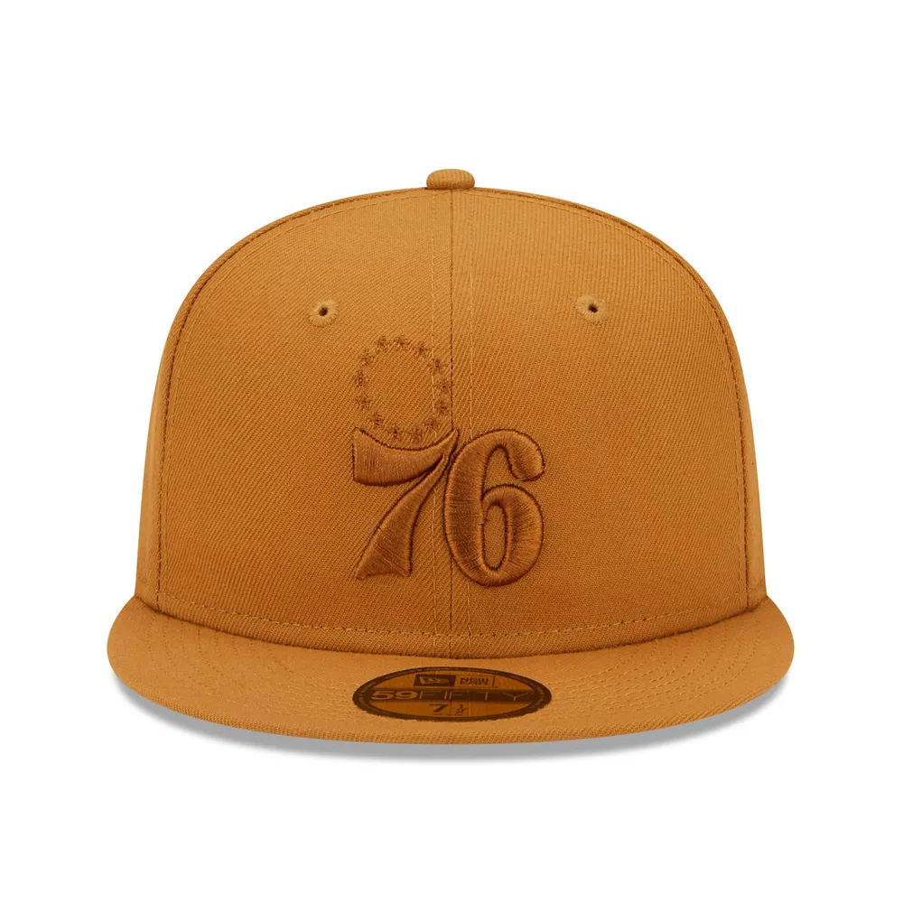 NWE 76ERS TAN NBA AUTOMNE 22 COLOR PACK LIGHT BRONZE 59FIFTY HATMENFIT