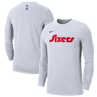 T-shirt à manches longues Nike blanc Philadelphia 76ers 2024/25 City Edition Essential Logo pour homme