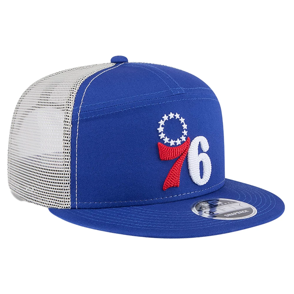 Casquette Snapback 9FIFTY à panneau fendu Victory Grove bleue pour homme des Philadelphia 76ers de New Era