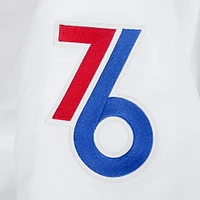 Veste à boutons-pression en satin chenille pour homme Pro Standard Philadelphia 76ers 2024/25 City Edition blanche