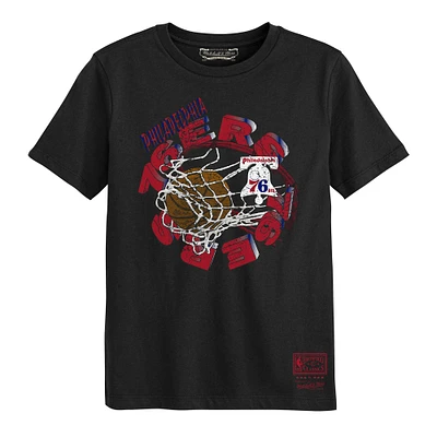 T-shirt noir « In The Net » des Philadelphia 76ers de Mitchell & Ness pour enfants d'âge préscolaire