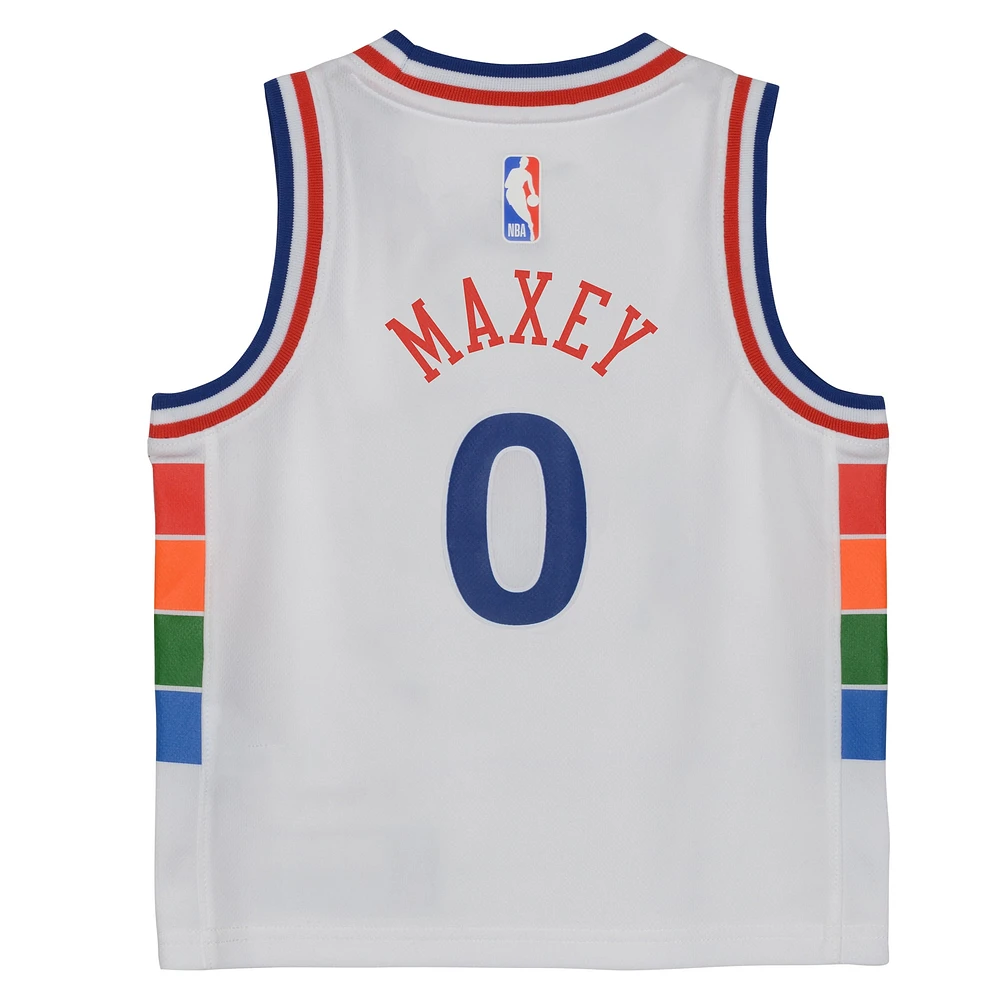 Maillot de joueur Nike Tyrese Maxey pour enfant d'âge préscolaire, blanc, Philadelphia 76ers 2024/25 Swingman - Édition City