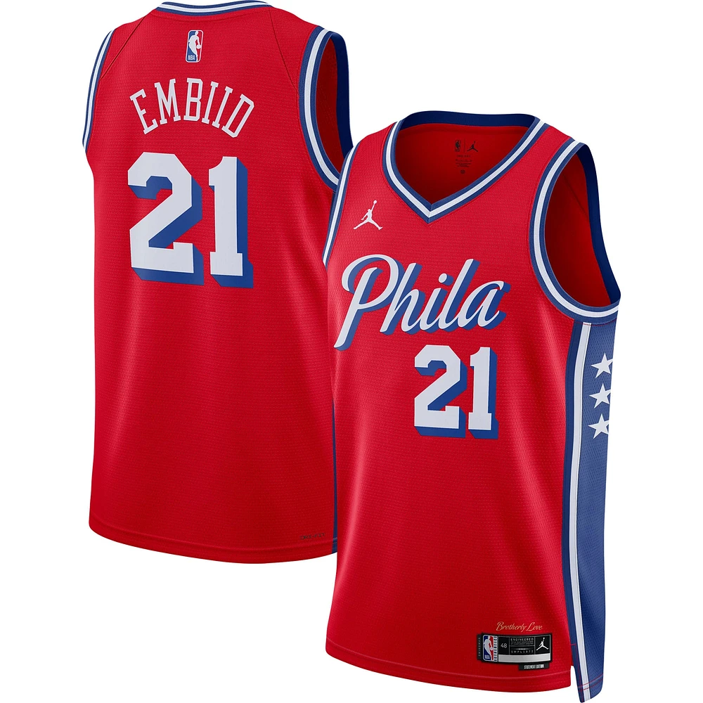 Unisexe Jordan Brand Joel Embiid Maillot Philadelphia 76ers Swingman Rouge - Statement Edition