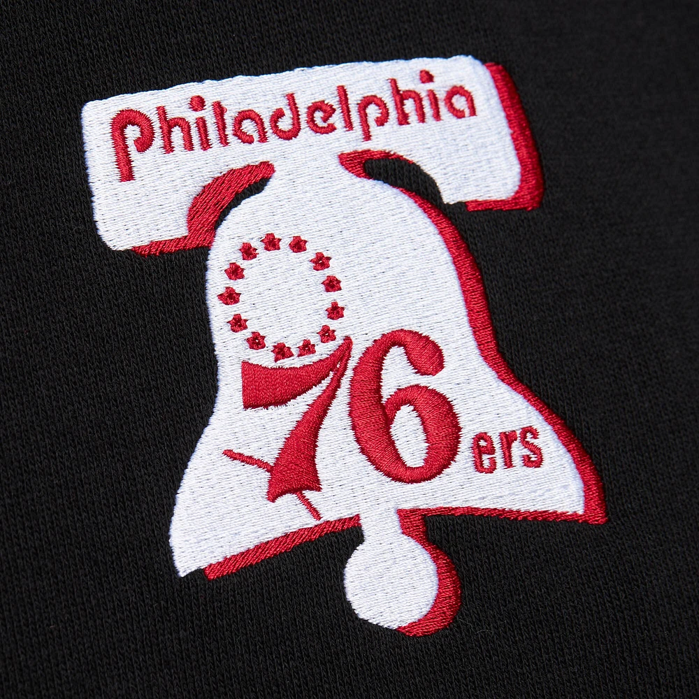 Sweat à capuche court noir pour femme Mitchell & Ness Philadelphia 76ers Hardwood Classics