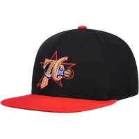 Youth Mitchell & Ness  Black/Red Philadelphia 76ers Two-Tone Snapback Hat