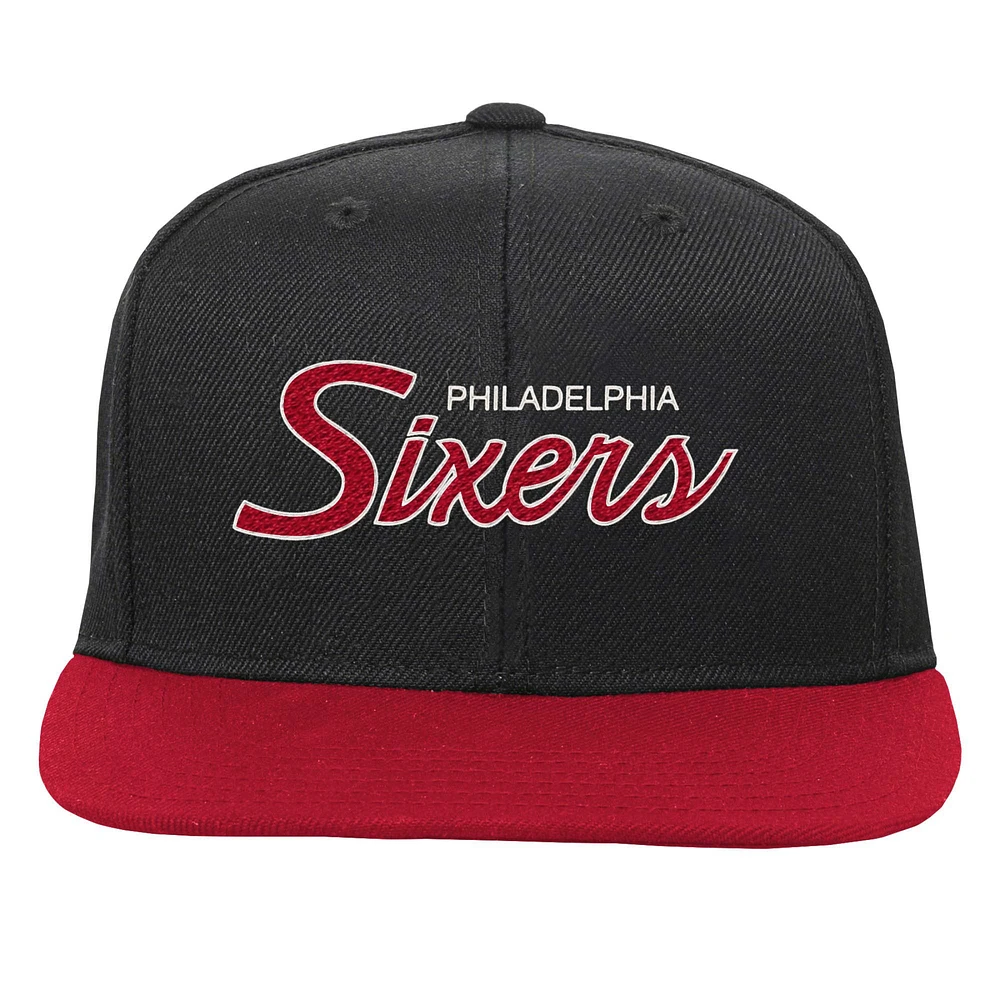 Casquette snapback noire Philadelphia 76ers Team Script pour jeune Mitchell & Ness