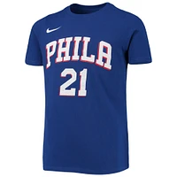 T-shirt performance Nike Joel Embiid Royal Philadelphia 76ers avec nom et numéro pour jeune