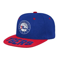 Casquette Snapback à visière brodée avec panneau arrière pour jeunes Philadelphia 76ers Royal/Red