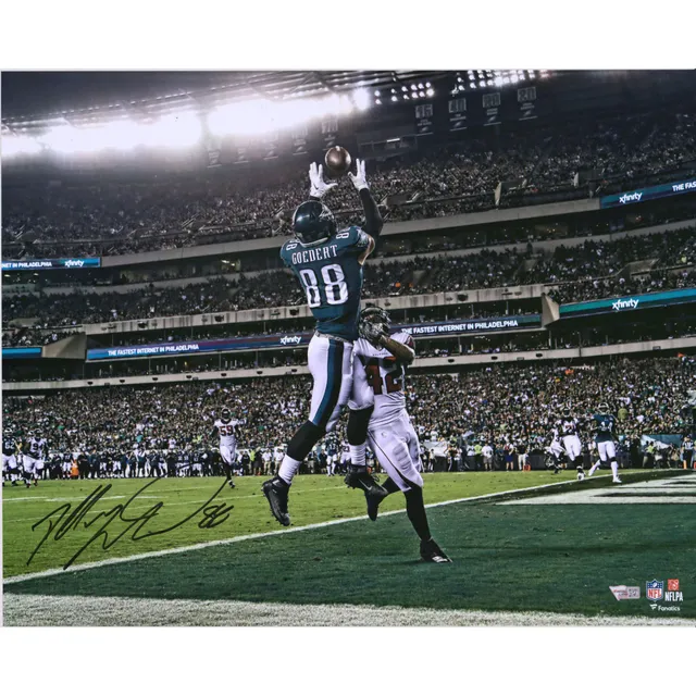 DeVonta Smith Philadelphia Eagles Autographed 16 x 20 First Touchdown  Catch Photograph