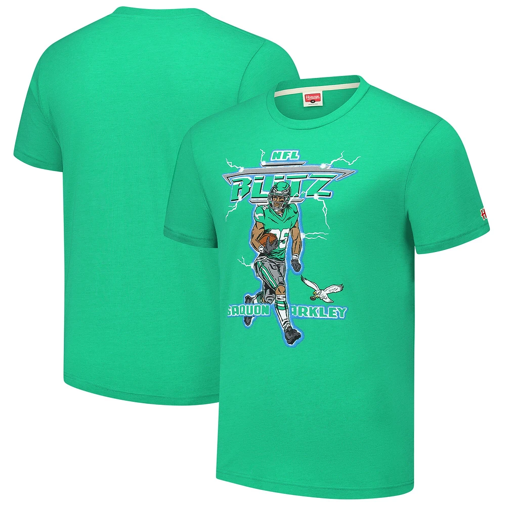 T-shirt à trois bandes NFL Blitz Player des Philadelphia Eagles pour homme avec hommage Saquon Barkley Kelly Green