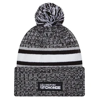 Bonnet en tricot à revers Inspire Change New Era noir des Eagles de Philadelphie pour hommes avec pompon