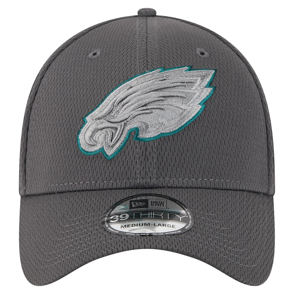 Men's New Era Graphite Philadelphia Eagles  Main 39THIRTY Flex Hat