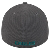Men's New Era Graphite Philadelphia Eagles  Main 39THIRTY Flex Hat