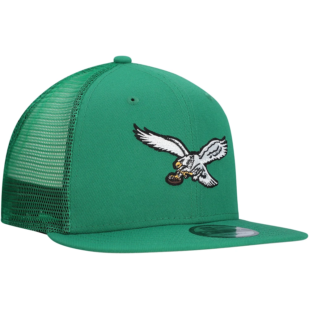 Men's New Era Kelly Green Philadelphia Eagles Throwback Main Trucker 9FIFTY Snapback Hat