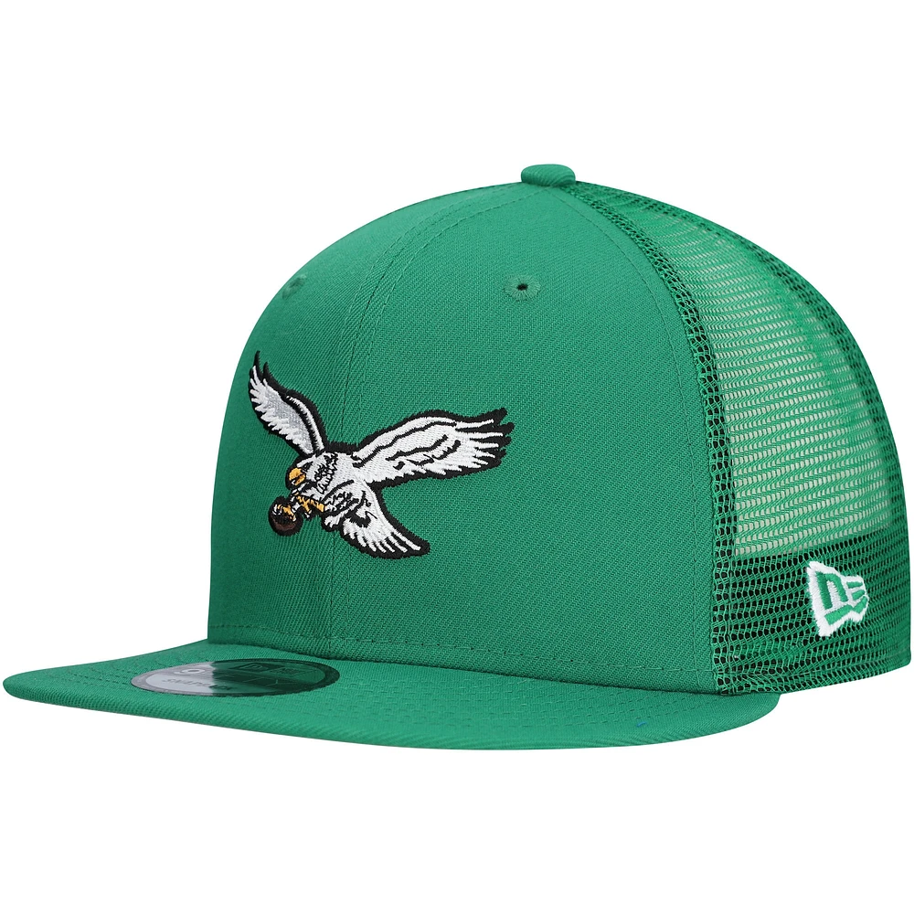 Men's New Era Kelly Green Philadelphia Eagles Throwback Main Trucker 9FIFTY Snapback Hat