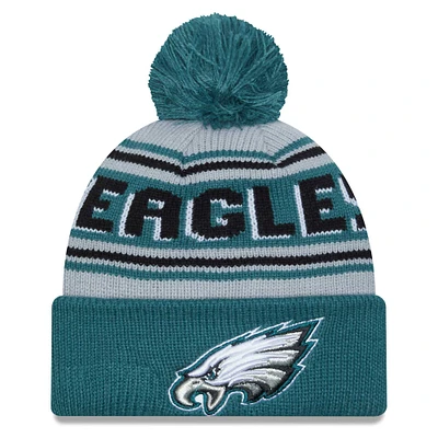 Bonnet en tricot à revers principal vert nuit des Eagles de Philadelphie New Era pour hommes avec pompon