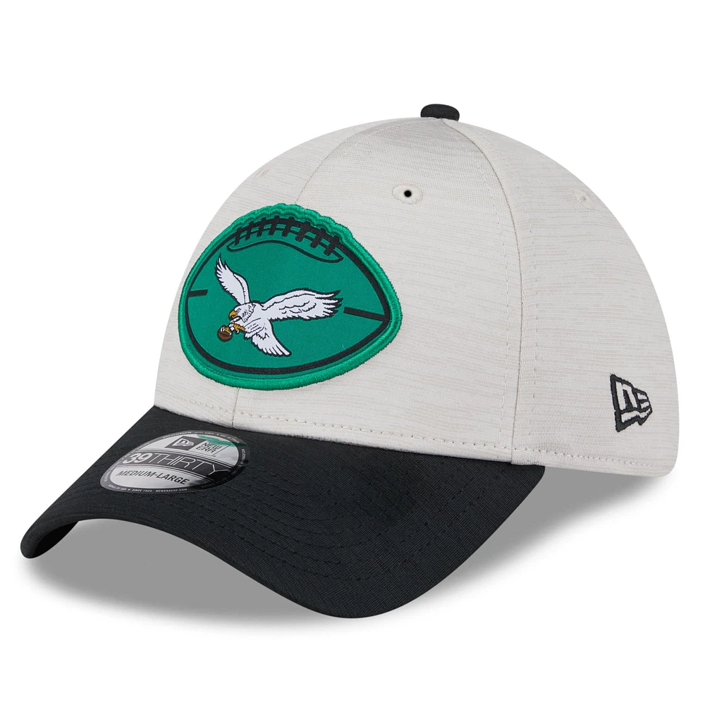 Men's New Era Stone/Black Philadelphia Eagles 2024 Sideline Historic 39THIRTY Flex Hat