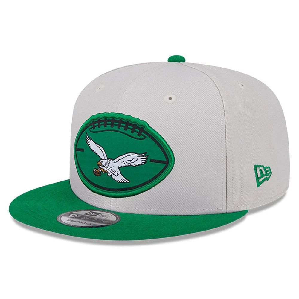 Men's New Era Stone/Kelly Green Philadelphia Eagles 2024 Sideline Historic 9FIFTY Snapback Hat